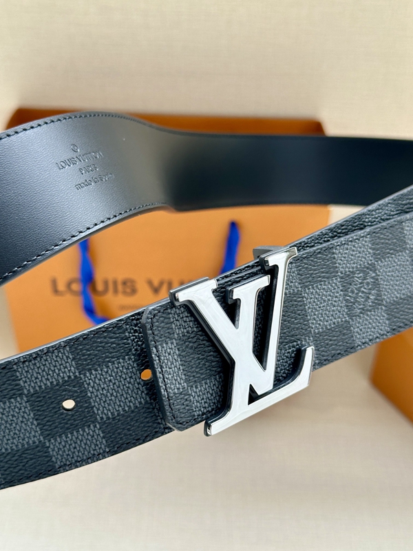 激安ルイヴィトンベルト背面デザイン